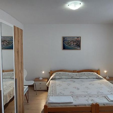Room Eta Cres Exterior photo